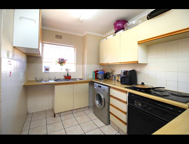 2 BEDROOM TOWNHOUSE FOR SALE IN FERNDALE